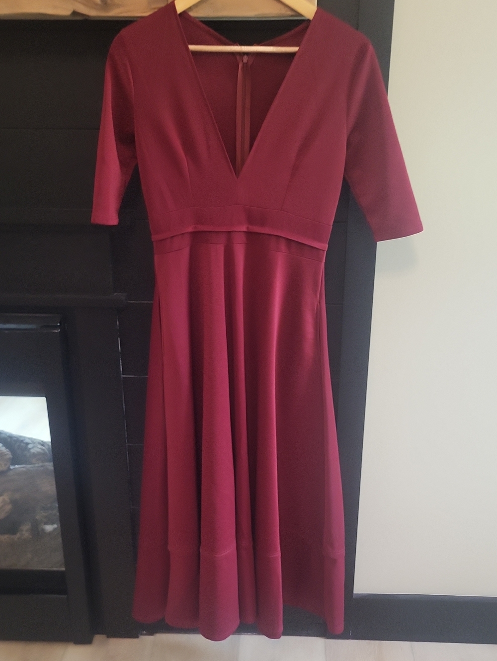 Elegant V-Neck Burgundy Midi Dress